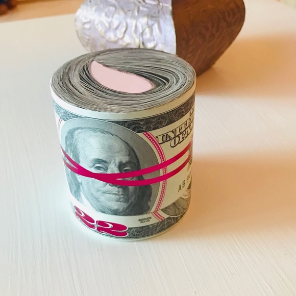 💵 Kylie’s Money Roll Matte Lipstick Bundle - Picture 3 of 10